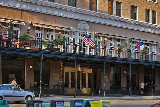 3804601177_66ae621a21_z